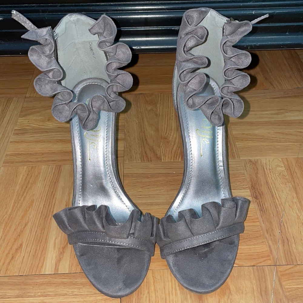 Grey suede heel